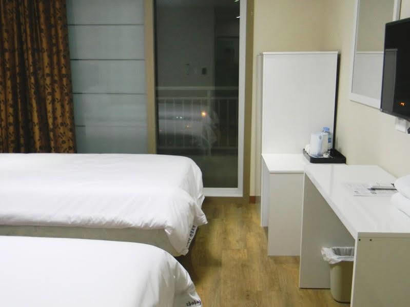 ג'גו Sims Hotel מראה חיצוני תמונה