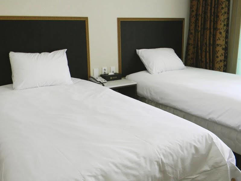ג'גו Sims Hotel מראה חיצוני תמונה