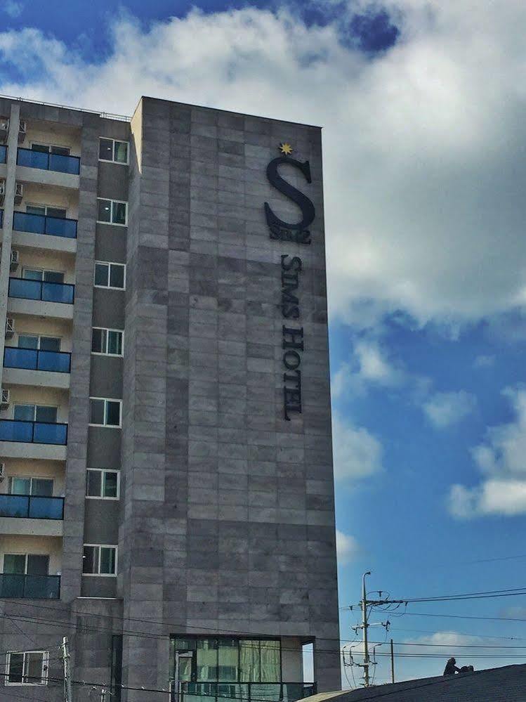 ג'גו Sims Hotel מראה חיצוני תמונה
