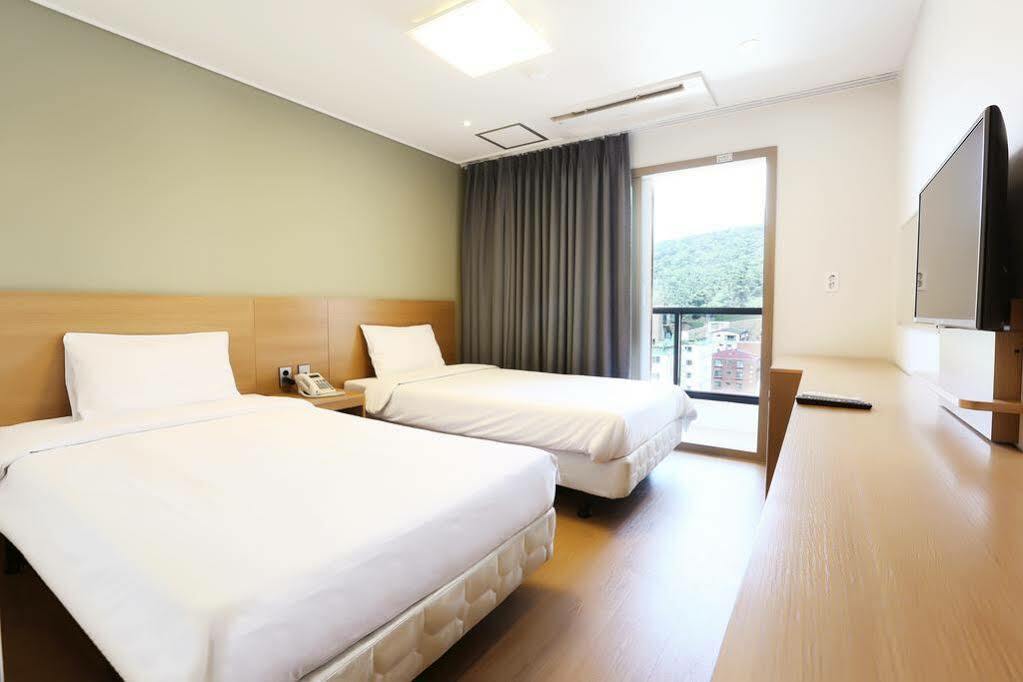 ג'גו Sims Hotel מראה חיצוני תמונה